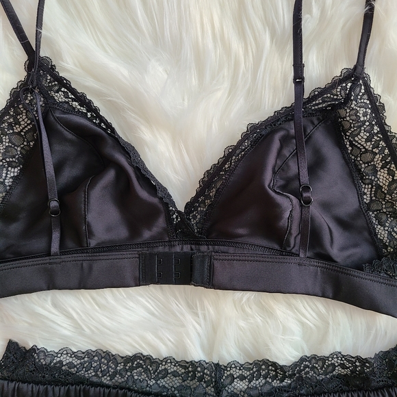 NEW La Vie En Rose two piece lingerie set satin black US SMALL - Picture 2 of 6
